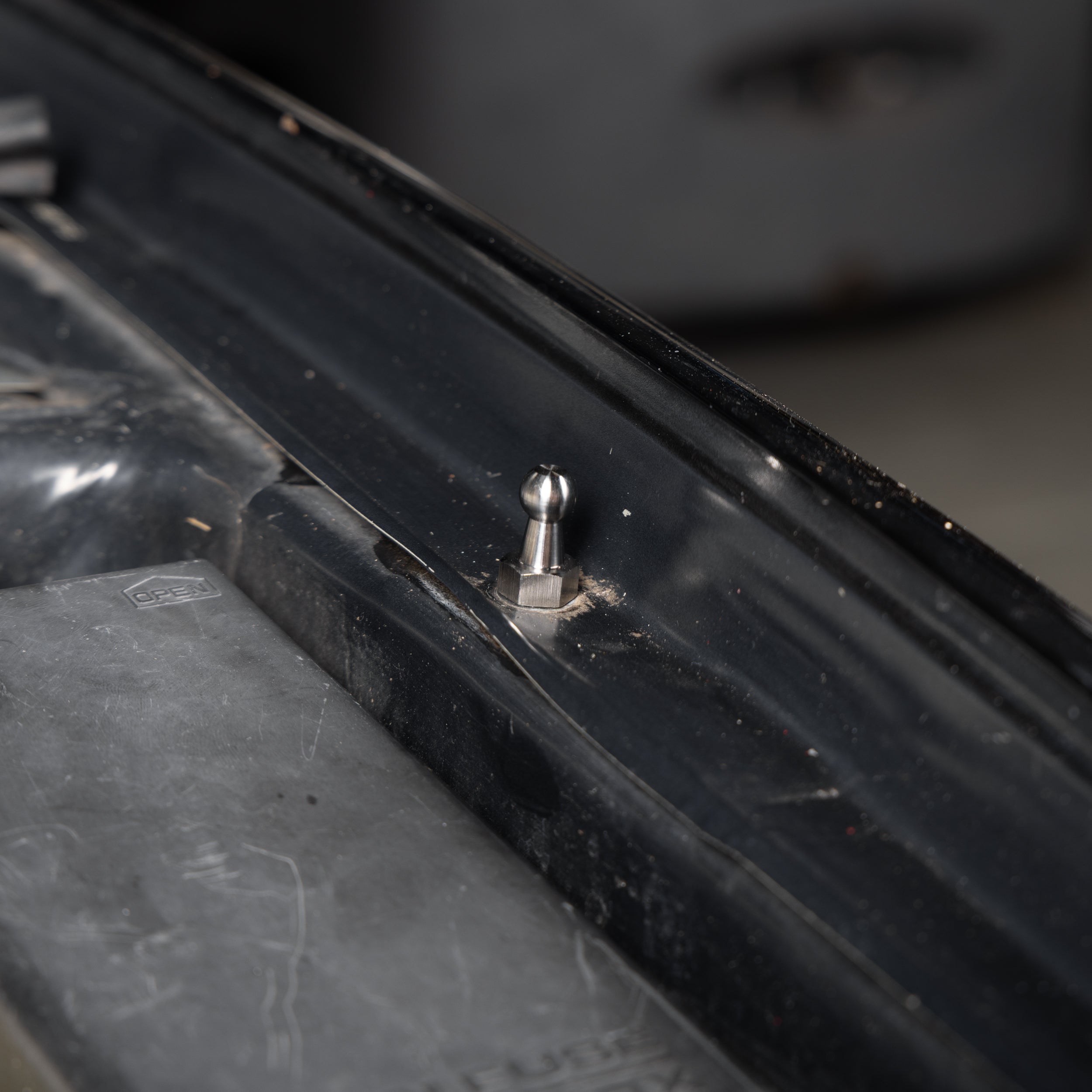 Overtake Hi-Lift Hood Strut Kit - Subaru 2002-07 WRX/STi