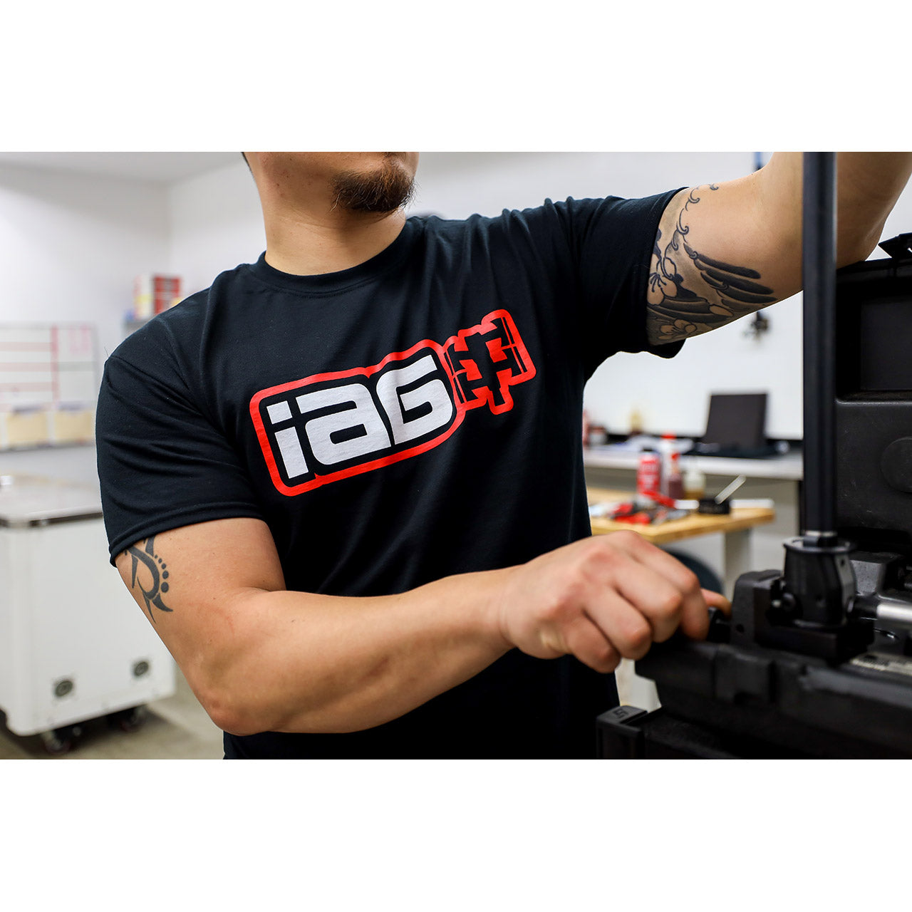 IAG Men'S Boxer Logo T-Shirt.