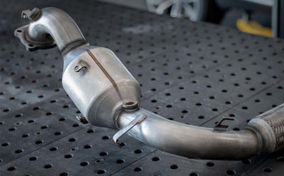 MagnaFlow Direct Fit Catalytic Converter 01-04 Subaru Outback 3L Passenger Side